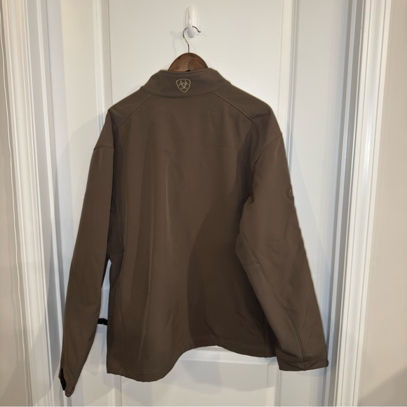 Ariat Logo 2.0 EcoDry Softshell Jacket in Morel/Camo - Picture 11 of 13